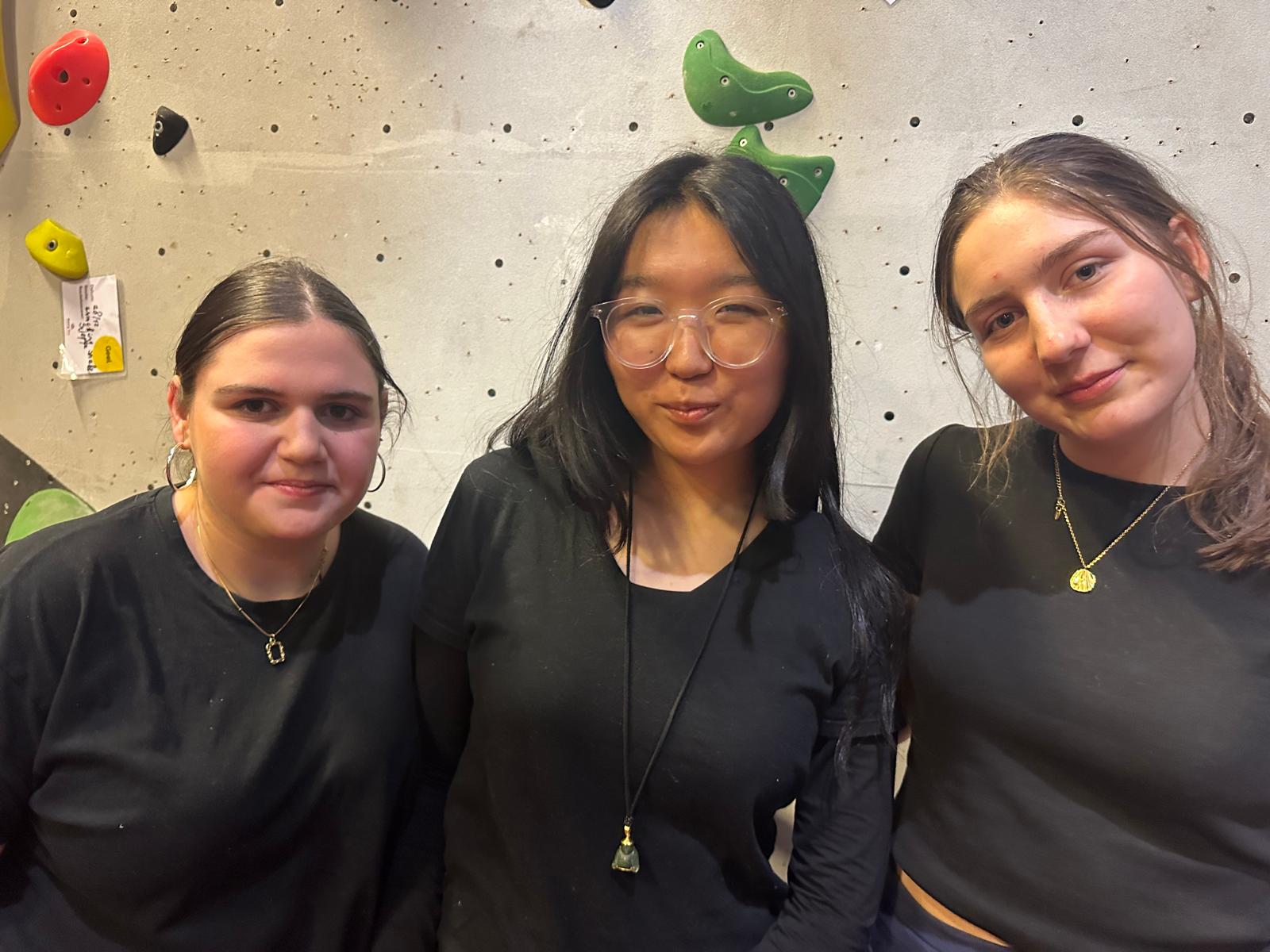 Anastasia, Saruul en Valentina